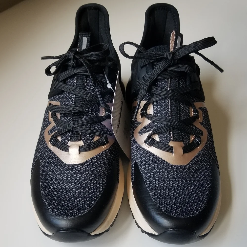 NEW! Gia Mesh Sneakers - Picture 7 of 9